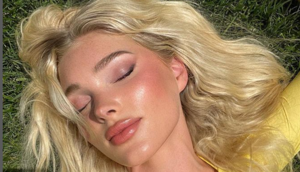 Nanošenje rumenila nikad nije bilo lakše: Viralni trik koji je zaludeo bjuti svet