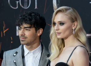 Razvodi se čuvena Sansa Stark iz "Igre prestola": Nakon četiri godine braka muž je odlučio da napusti glumicu