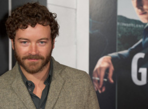 Glumac Deni Masterson osuđen na 30 godina: Svi su ga voleli u "Veselim sedamdesetim", a ispostavilo se da je silovatelj