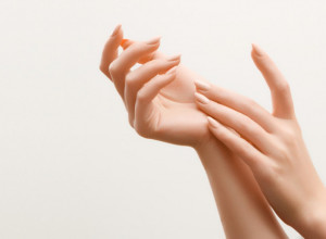 Podmladite vaše ruke: Brzo oporavite kožu i vratite joj negovan izgled bez obzira na ciču zimu