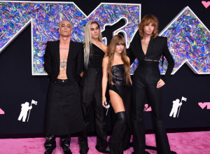 Damijano David u suknji i štiklama: Grupa Maneskin i njen frontmen odneli šou na dodeli VMA nagrada