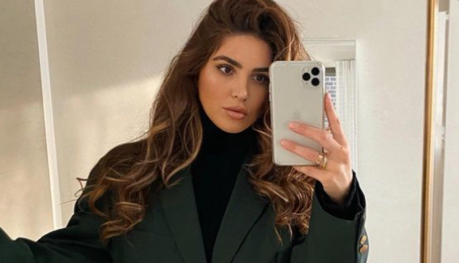 Jakna od pre 15 godina je hit jeseni: Žene u Srbiji se utrkuju koja će pre da je kupi, rasproda se brzinom svetlosti