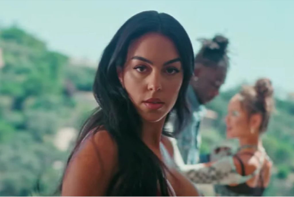 Georgina Rodrigez u spotu latino pevača: Pokazala plesno umeće u zanosnoj crvenoj haljini, a pojavljuje se i Ronaldo