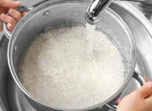 Zaboravite na bakin savet "da se ne baci": Ovih 5 namirnica nikako, ali nikako ne smete podgrevati