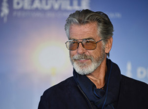 Otuđeni sin Pirsa Brosnana viđen u javnosti: Slavni glumac ga se odrekao pre 20 godina, život mu obeležen posrnućima