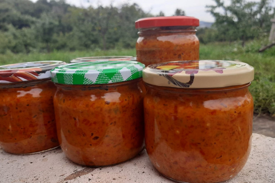 Najstariji recept za srpski ajvar iz 1915: Zanimljivo, naši preci nisu uopšte stavljali ovo povrće