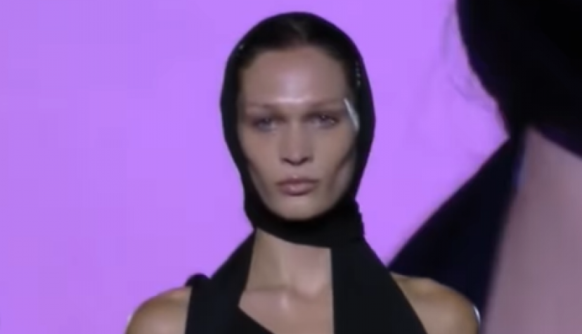 Izazvala je pravu pometnju na Nedelji mode: Svi se pitaju da li je ovo Bela Hadid, mnogi uvereni da je to zaista ona