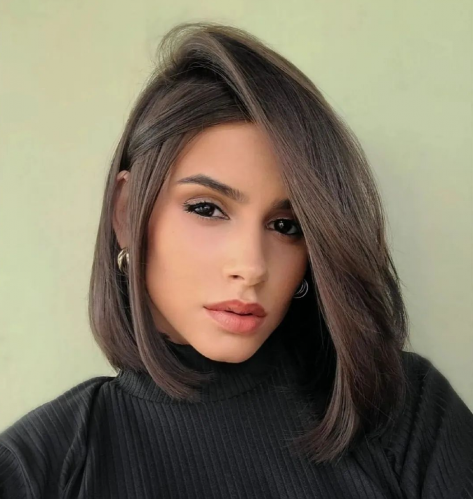 Maksi bob kao najtraženija frizura ove jeseni: Trend inspirisan supermodelima devedesetih zavladao bjuti svetom