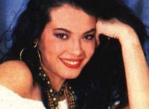 U šestoj deceniji grmi: Legendarna Kasandra pohvalila se izvajanim telom na kom joj mogu pozavideti tinejdžerke