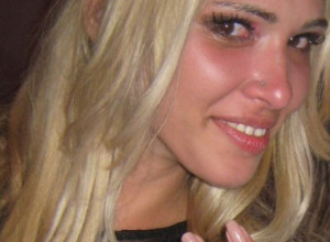 Voditeljka "Granda" udala se za grofa: Preko interneta upoznala supruga, a skromni život zamenila luksuzom