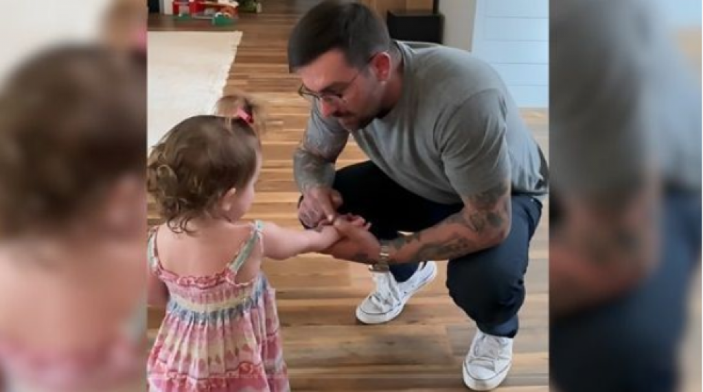 Imala je pomoćnicu: Buduća mama na originalan način saopštila mužu da je trudna, njegova reakcija je hit