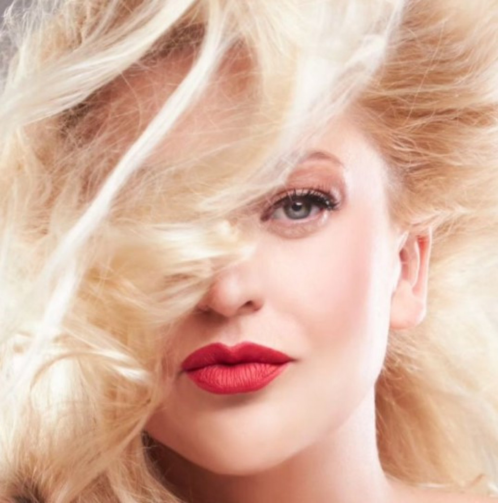 Dobre noge i uzak struk nemaju cenu: Voditeljka se napravila na opaku ribu, smršala preko 20 kilograma, grmi kako izgleda