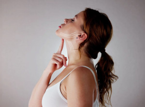 Zategnut vrat bez hirurgije: Izgledajte mlađe prirodno i lako, uz minimalne napore