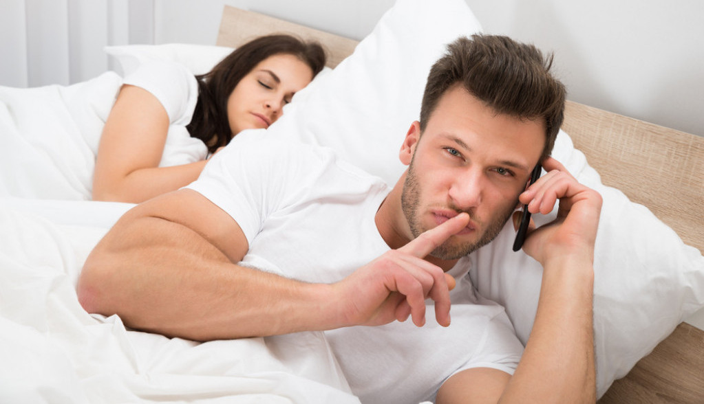 Mislite da vas vara? Muškarci u ovim godinama su najviše skloni neverstvu, jednoj stvari ne mogu da odole