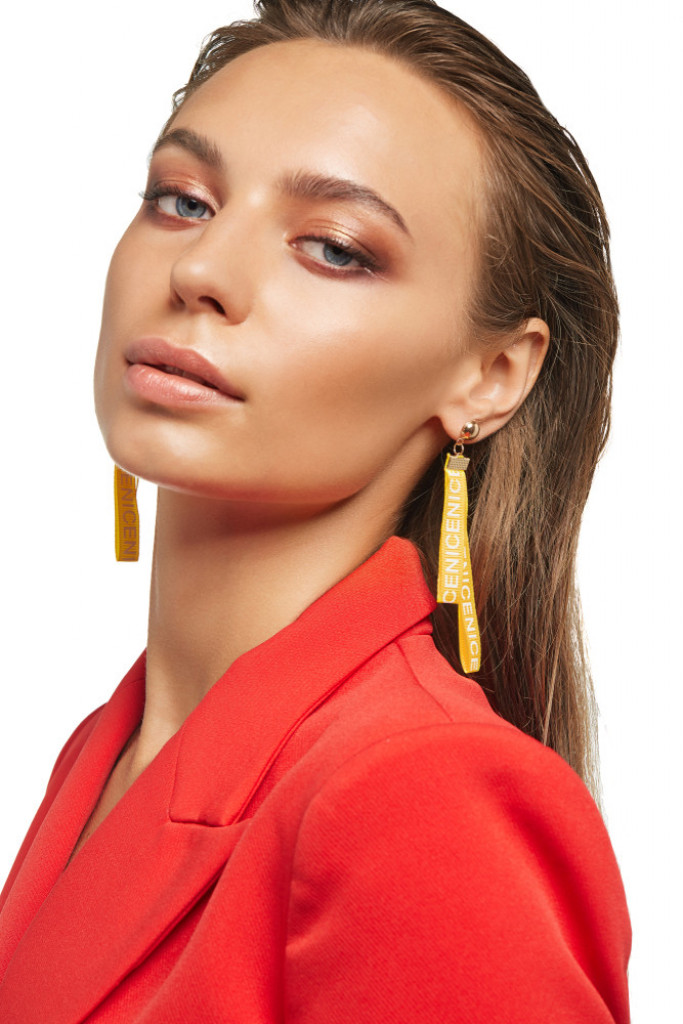 Zalizana kosa je jedan od vodećih trendova ove jeseni: Pogodna za sve prilike i lako se stilizuje