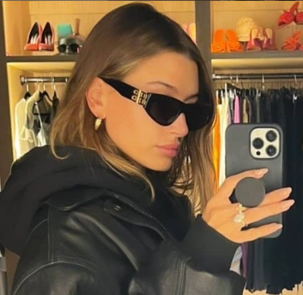 Pozirala u donjem vešu za Noć veštica: Hejli Biber zapalila instagram i odglumila svima poznatu scenu iz filma