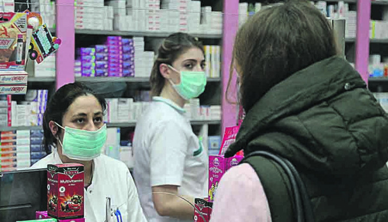 U Srbiji redovi ispred apoteka: Svi se žale na iste simptome, a farmaceut dr Cvijetinović objašnjava o čemu se radi