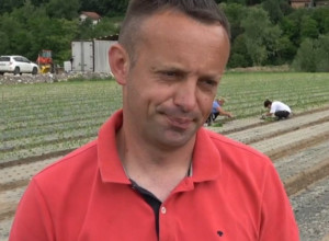 Njegoš je lep, mlad sposoban čovek, ali ima jednu muku: "Kad izbacim sliku sa njive, nijedna neće da lajkuje, a na onu sa rols rojsom javi se njih 300”