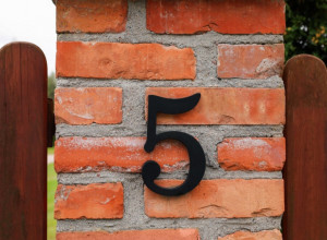 Koju tajnu krije vaš kućni broj? U domu koji nosi broj 4 su česte svađe, u broju 2 stalno nešto curi, a jedan broj donosi slogu i ljubav