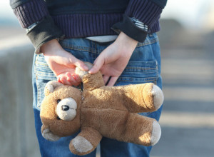 Preko trnja do zvezda: Ove poznate ličnosti su odrasle bez roditelja, ali su uspele u životu i ceo svet im se divi