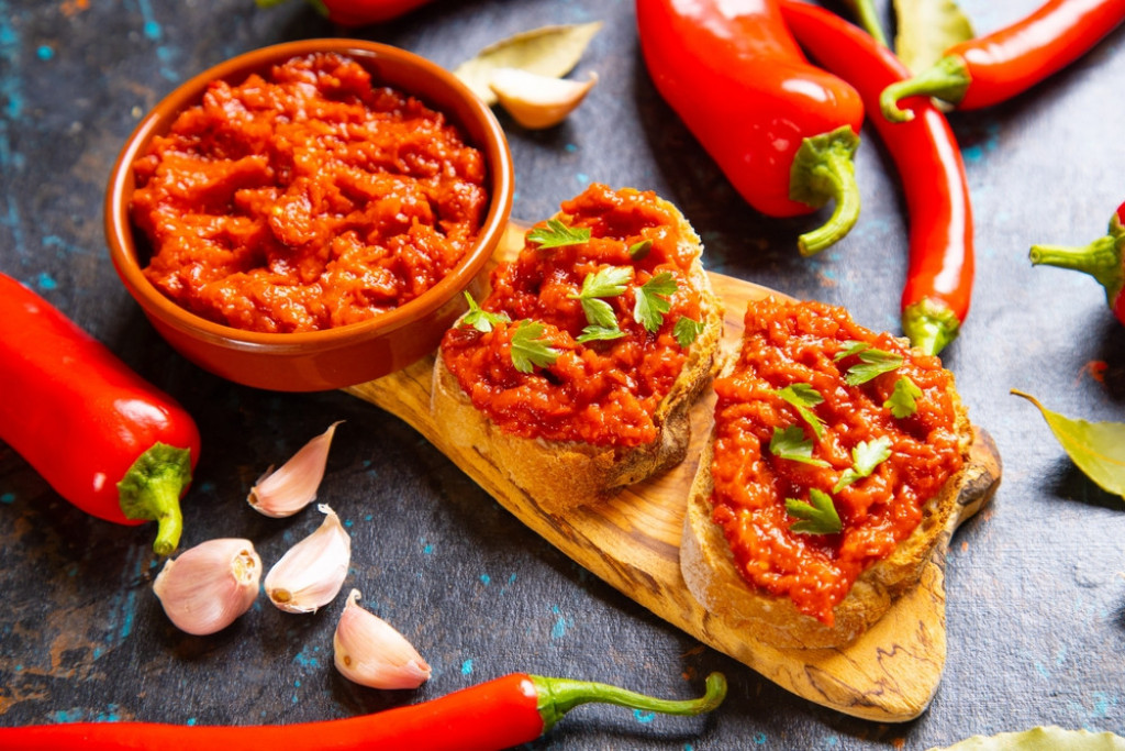 O "kavijaru sa Balkana" pišu svetski mediji: Znate li kako se ajvar ranije spremao, kako je dobio ime?