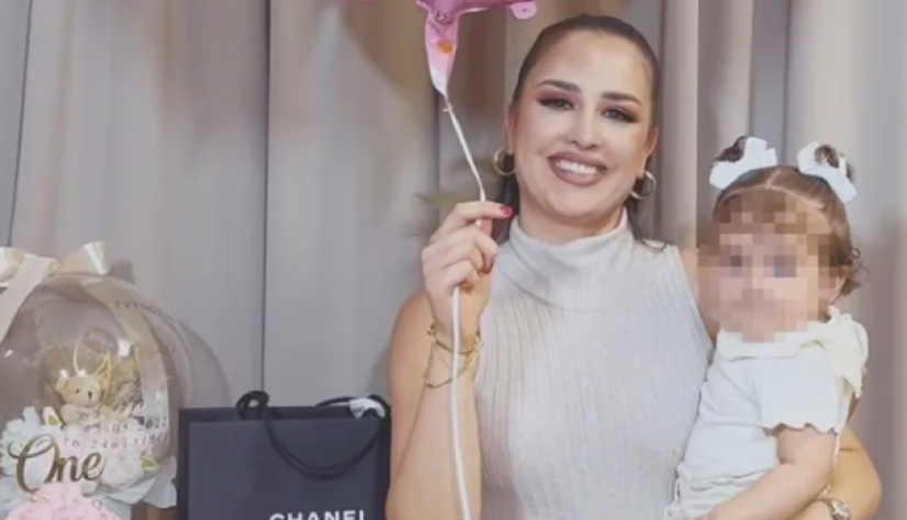 „Sada može da parira svojoj mami“: Za prvi rođendan poklonila ćerki minijaturnu torbu od 1.800 dolara i naišla na žestoku osudu