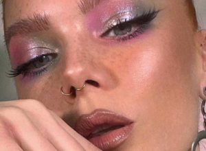 "Midnight eyes" je novi bjuti trend: Šljokice i neon boje sa kojima ćete uvek biti primećene