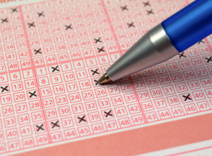 Za godinu dana dobio je tri puta na lutriji: Svaki put uradio je istu stvar i tvrdi da mu je to donelo sreću