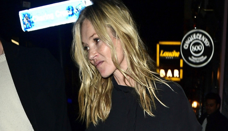 Bilo je briga za sve, želela da se opusti, pa je prešla granicu? Popularna manekenka sprečena da napravi incident na koncertu?