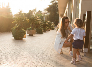 Verina ćerka (2) je najmlađa generalna direktorka na svetu: Spava na krevetu od 300.000 evra i već ume da šefuje