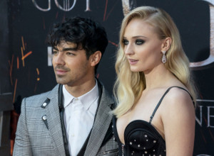 Govorili su da je loša mama: Sofi Tarner otkrila šta je radila nakon razvoda od slavnog pevača, konačno ućutkala glasine