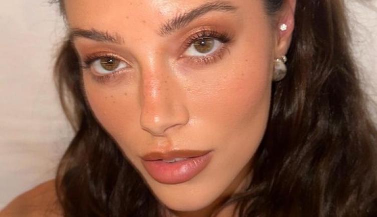 "Coffe Lips" trend zaludeo influenserke: Ova nijansa ruža je apsolutni favorit ove sezone