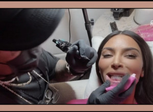 Rekla pa porekla: Kim Kardašijan otkrila dugo skrivanu tetovažu posvećenu bivšem, fanovi su ostali bez teksta