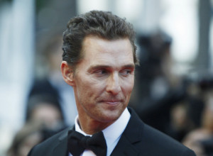 "Nadulo mu se lice kao žaba": Metju Mekonahi izobličene face i neprepoznatljiv zabrinuo fanove, pa otkrio uzrok svega