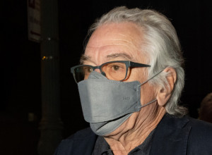 De Nirove tužbe su neutemeljene: Bivša asistentkinja slavnog glumca ga dobila na sudu, mora da isplati milionsku sumu