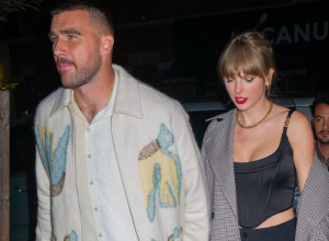 Razmenjivali nežnosti u javnosti: Pao je prvi poljubac s novim dečkom, i to na bini, ona više ne želi da krije sreću!