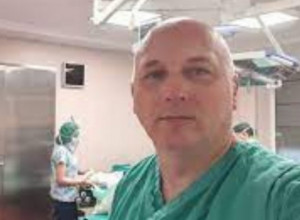 Ako osetite pulsirajuću bol u stomaku zovite Hitnu pomoć: Hirurg Šarac sa VMA upozorio na stanje koje odnosi život za nekoliko minuta