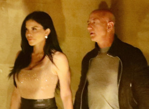 "Ne planiram venčanje, zar vam izgledam tako glupo?": Džef Bezos progovorio o svojoj verenici zbog koje je razorio brak