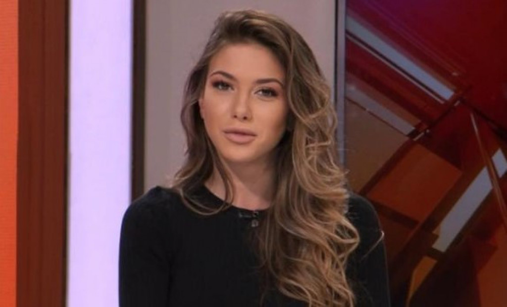 Mlada voditeljka pobedila tešku bolest: Potresne fotografije Krune Une Mitrović kada se sa samo 12 godina borila za život