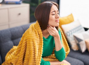 Grebucka vas grlo? Napravite narodni lek od jednog jeftinog začina i odmah ćete rešiti problem