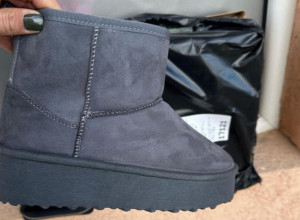 Naručila brendirne čizme preko interneta, kad je otvorila kutiju, skoro se srušila: Čačanka dala grdne pare, a onda usledilo šok saznanje