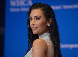 Plavuše se bolje zabavljaju: Kim Kardašijan se opet ofarbala, platinasto plava je definitivno njena boja!