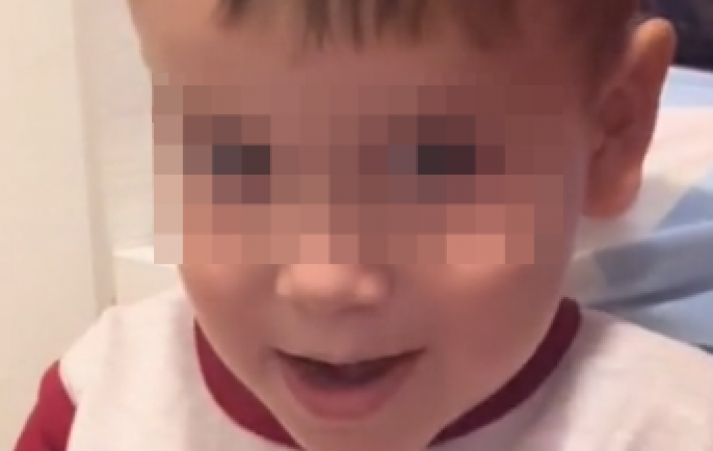 "Bože kako sam leep": Svi će poželeti da imaju samopouzdanje ovog lepotana, pogledajte tu slatkoću!