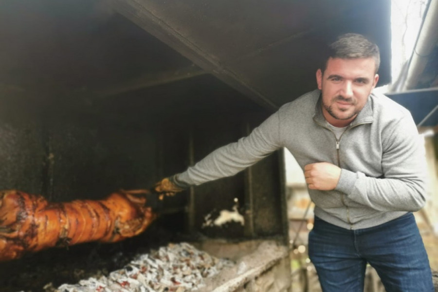 Cena prasetine 2.200, a jagnjetine 2.500 dinara: Srpska slava ne može se zamiliti bez pečenja