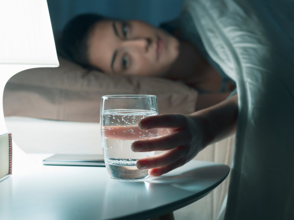 Bože me sačuvaj, čega sve ima: Žena (45) popila previše vode, pa umrla zbog oticanja mozga