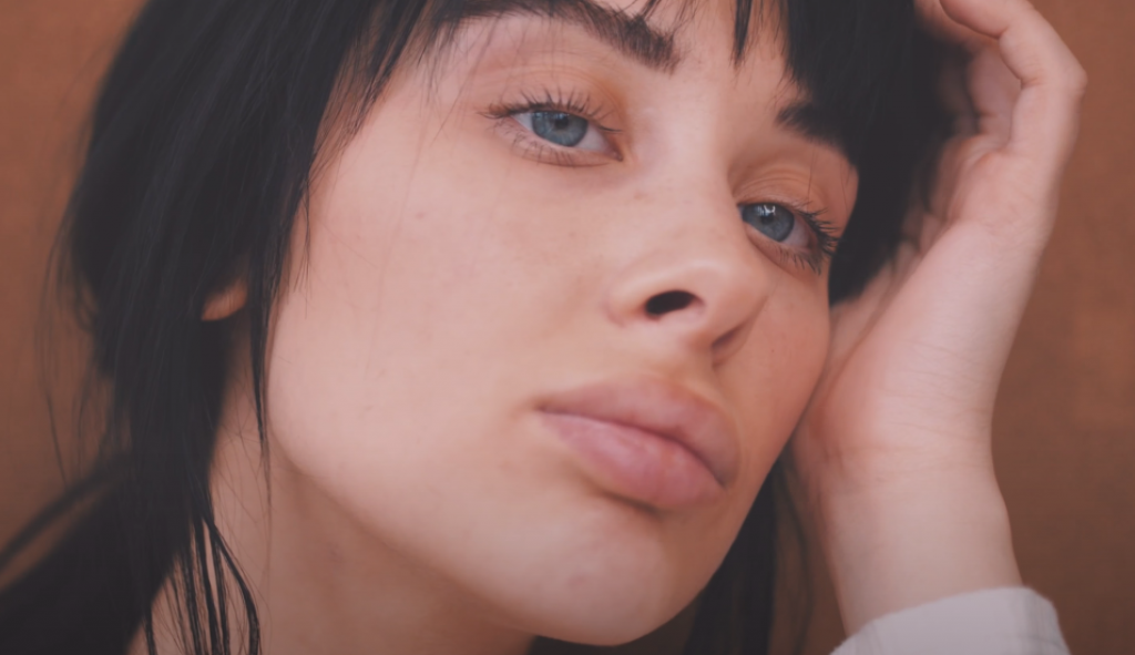 "Clean look" nije nikakva novost: Nastao je od omiljenog "make up" trenda, popularizovala ga je živa ikona 2018. godine!