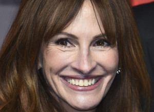 "Zgodna žena" na premijeri u Londonu: Njena lepota nas ostavlja bez daha, ali jedno smo morali da zamerimo - šta je ovo, Džulija?