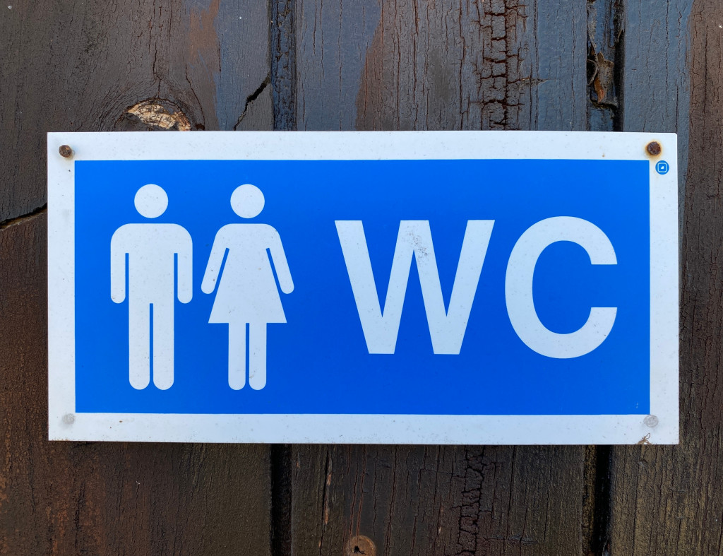 Ovo malo ko zna: Evo šta znače skraćenice "WC" i "OK"