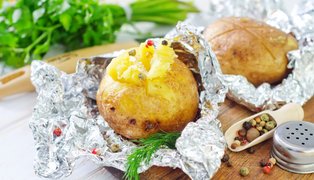 Znate li vi razliku: Evo čemu služi sjajna, a čemu mat strana aluminijumske folije, imaju različitu namenu