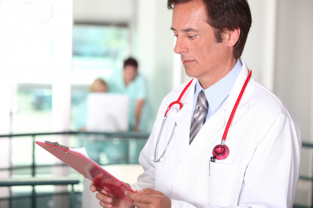 Šokantno istraživanje Klinike Mejo: Otkriven iznenađujući razlog zašto većina žena zatrudni tokom praznika